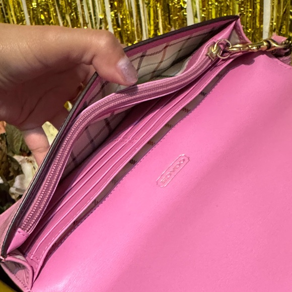 Coach y2k Bleecker patent pink Leather Wristlet with Gold Buckle - Picture 8 of 9